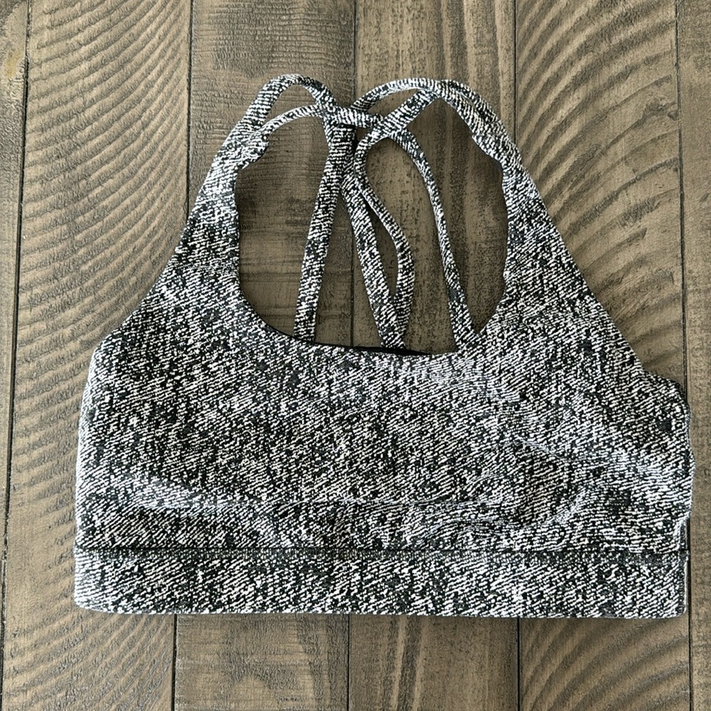 Lululemon sports bra